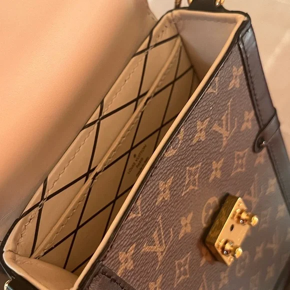 Authentic, like new Louis Vuitton LV Monogram Trunk Pochette Vertical - Picture 6 of 11